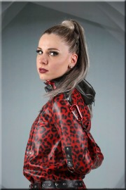 Zwangsjacke130
