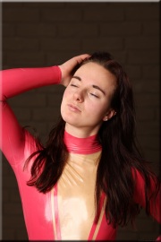 Latexskin064