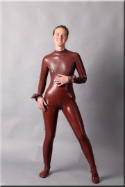 bond023