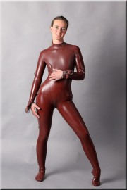 bond024