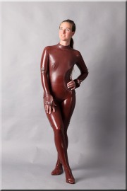 bond027