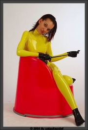 Steelbondage-mit-Staeben13