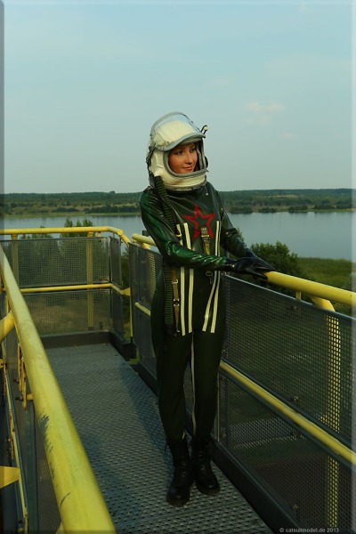 spacesuit090