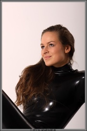 schwarz077