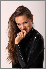schwarz085