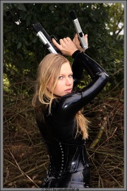 schwarz004