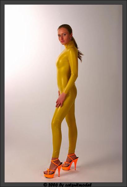 gelber-Catsuit05