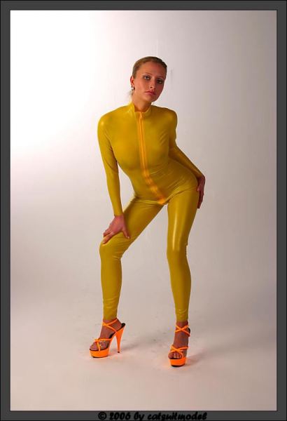 gelber-Catsuit08