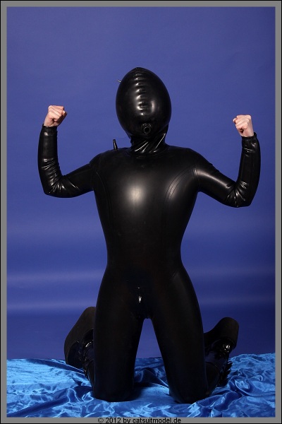 blowup_suit207