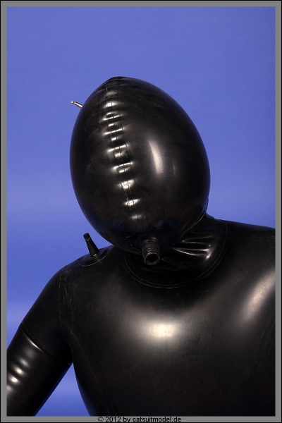 blowup_suit221