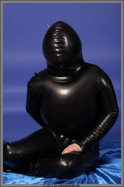 blowup_suit227