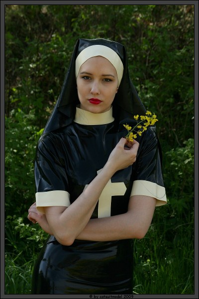 Virginia-nun76